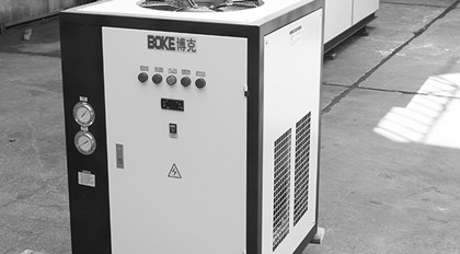 冬季工業(yè)冷水機(jī)該怎么維修？